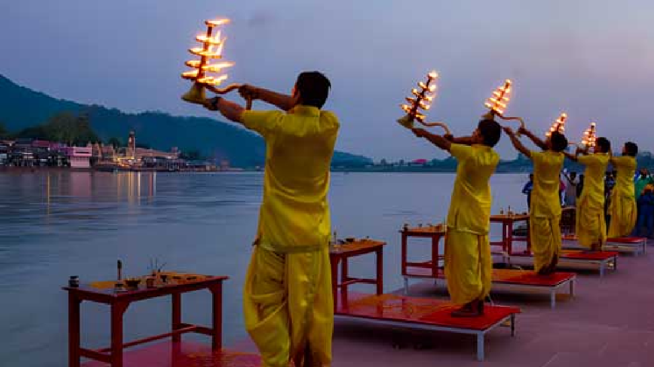 Book Ganga Aarti in Rishikesh - Divine Blessings of Maa Ganga