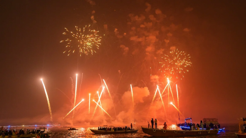 Fireworks-ganga-aarti-Varanasi